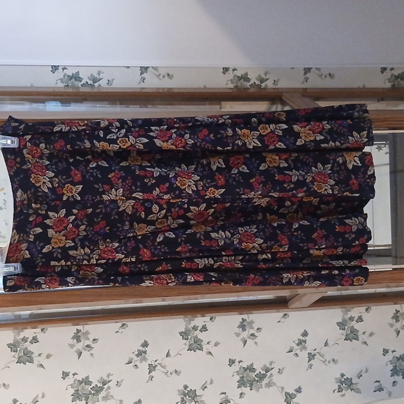 Sag Harbor Dresses & Skirts - SAG HARBOR PETITE SKIRT